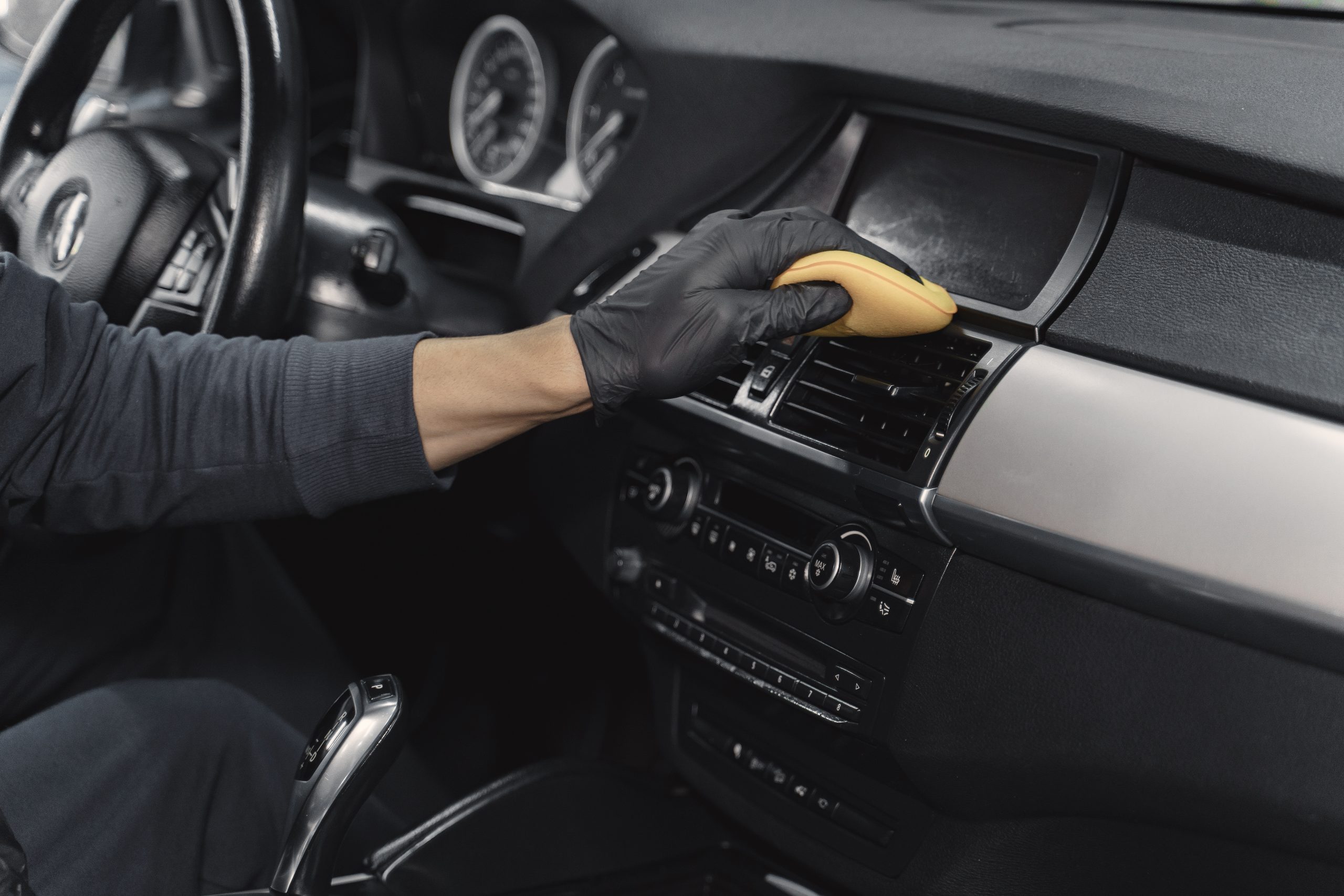 5 Razones Cruciales para Contratar a un Profesional del Detailing Automotriz en Chile